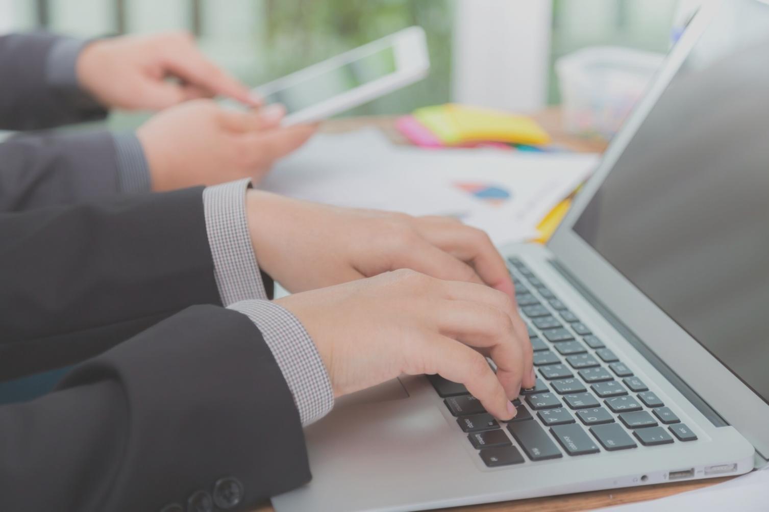 Professionelle Webinar-Atmosphäre mit modernen Präsentationstools